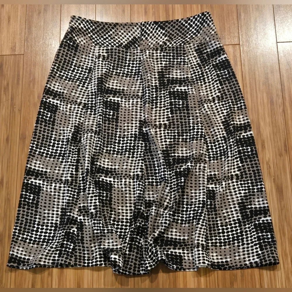 NWOT Liz Claiborne Skirt